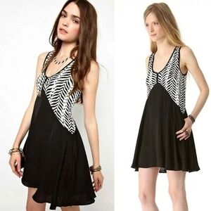 Free People Walk in the Park Zebra Dress US Women's Size small with pockets